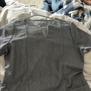 Mandala gray 2 front pocket top. Size small!  Excellent condition!